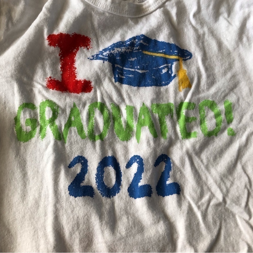 Children Place “I Graduated! 2022” white short sleeve graphic tee in size S (5/6 - Picture 4 of 5